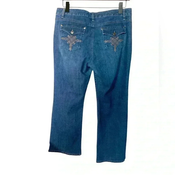 Covington Petite High Rise, Light Wash, Light Weight Bootcut Jeans  Size 12P - Picture 2 of 5